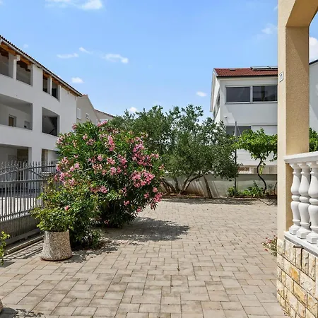 1 Bedroom Amazing In *