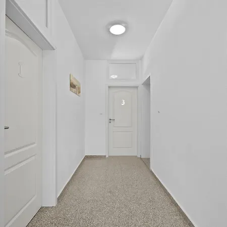 1 Bedroom Amazing In *