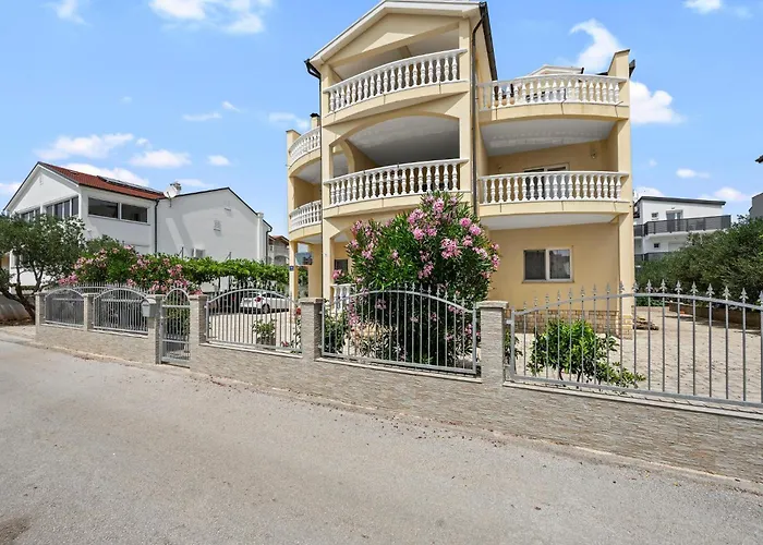 1 Bedroom Amazing In Apartment Vodice