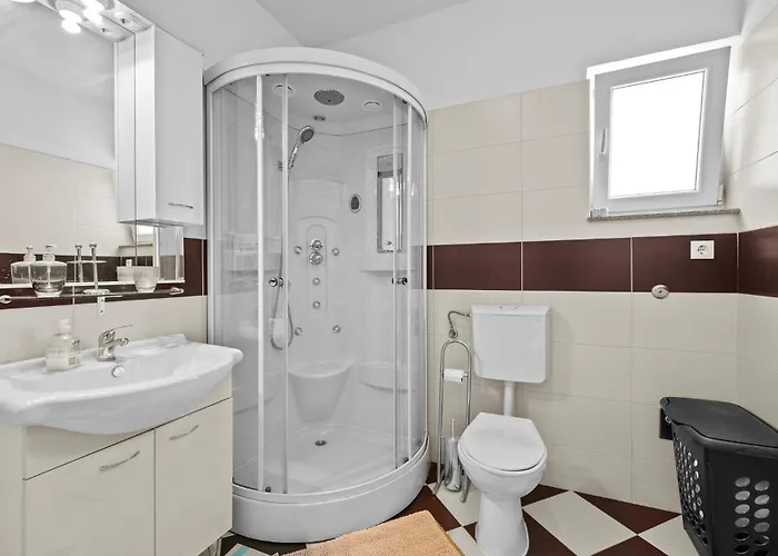 1 Bedroom Amazing In Apartman Vodice